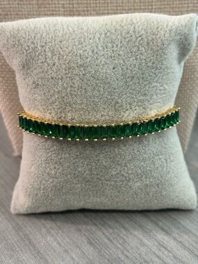 NWOT-Emerald Green Bangle Bracelet| 18K Gold Filled Bracelet Emerald Cut|7.25”